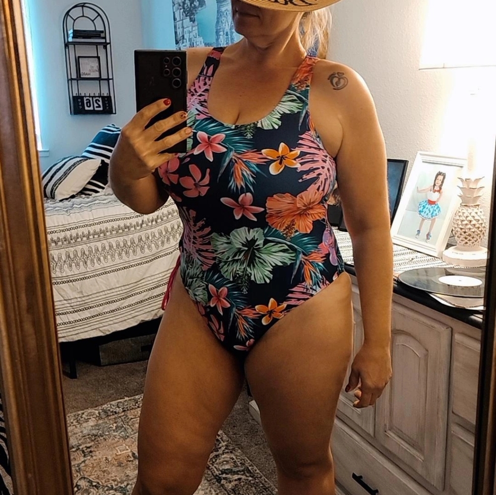 Floral ine piece